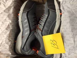 lot 133 image: Mens Memory At Peak Athletic Shoes - Composite Toe - CastlerockBlack Size 8(M) by Fila