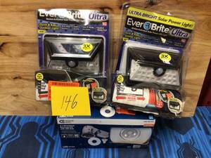 lot 146 image: Lot of assorted lights