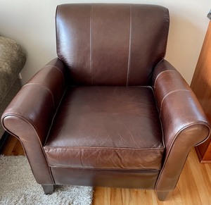 lot 1 image: Leather Chair by Sherrill