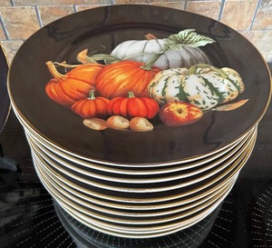 lot 19 image: 12 Williams Sonoma Fall Plates