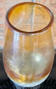 lot 33 image: Art Glass Style Vase
