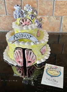 lot 112 image: Clayworks August Decor