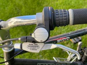 lot 91 image: Trek Navigator 300 24 Speed Bike