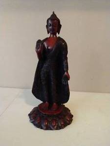 12 Buddha Statue