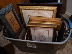 Tote of ArtPicture Frames