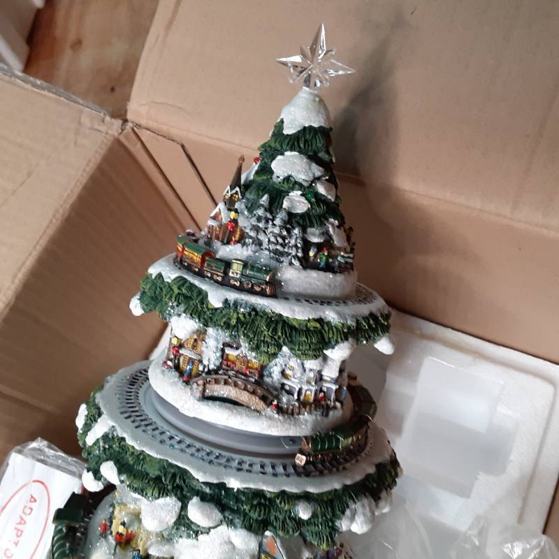 Lighted Thomas Kinkade Christmas Tr...