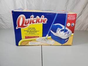 lot 21 image: New Quickie Mop