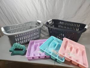 lot 70 image: Assorted New Household Items