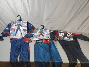 lot 113 image: 3 New Kids Medium Costumes