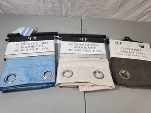 lot 114 image: 3 New Grommet Window Panels
