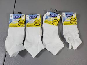 lot 122 image: 4 New Pair of Dr Scholls Diabetic and Circulatory Ankle Socks