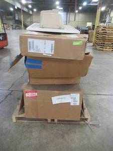 lot 339 image: WHOLESALE MIXED PALLET OF MISCELLANEOUS BATHROOM VANITY TOPS