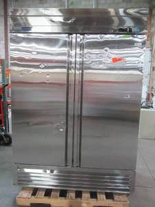 lot 104 image: Kratos Refrigeration 69K-773HC Solid Door Reach-In Refrigerator, 54W - SCRATCH AND DENT - ELECTRONICS  WORK, DOES NOT COOL - FOR PARTSRESTORE