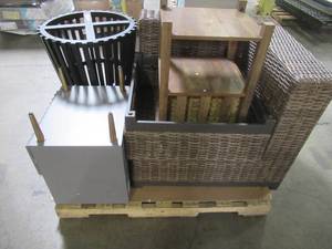 lot 205 image: WHOLESALE MIXED PALLET OF MISCELLANEOUS FURNITURE