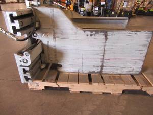 lot 214 image: CASCADE 35D-BCS-65A PULP & WASTE PAPER BALE CLAMP - Used in nice working condition. No Reserve