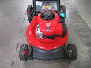 lot 51 image: Troy-bilt 21 in. 140 cc 550ex Series Briggs & Stratton Gas Walk Behind Push Mower with 2-in-1 cutting TriAction Cutting System TB110