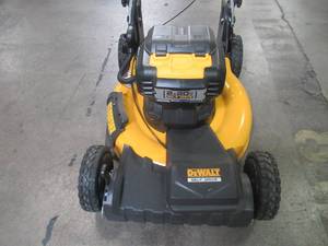 lot 53 image: Dewalt 21.5 in. 20-Volt MAX Lithium-Ion Cordless Battery Walk Behind Self Propelled Mower DCMWSP244U2