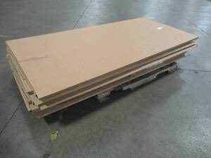 lot 125 image: WHOLESALE MIXED PALLET OF MISCELLANEOUS REPLACEMENT SCREENS VARIOUS SIZES