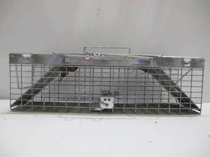 lot 327 image: Havahart Live Animal Cage Trap for Squirrels, Rats, etc