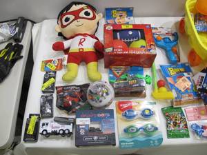 lot 398 image: Lot of 25 Assorted Toys and Games - Lego, Marvel, Call of Duty, Mario, Nintendo, Pac-Man, Sleeping Beauty, Monster Jam, Speedo