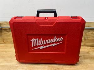 lot 28 image: MILWAUKEE M12 12-Volt Lithium-Ion Cordless HammerVac Universal Dust Extractor (Tool Only)