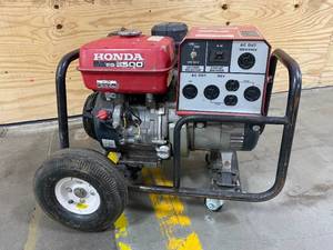 lot 6 image: HONDA EG3500 Generator