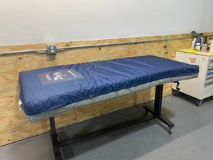 lot 80 image: INVACARE Softform Premier Mattress, 80 L