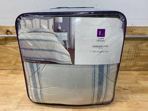 lot 89 image: Farmhouse Stripe Comforter Set - Lush Dcor (King)