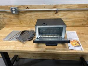 lot 91 image: YEXONN Toaster Oven