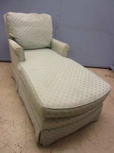 lot 511 image: CHAISE LOUNGE