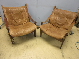 lot 514 image: DANISH TEAK CLASSICS LEATHER CHAIRS W WOOD FRAMES