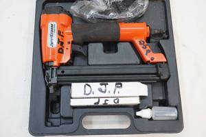 Brad nailer