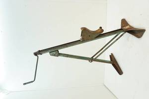 Bumper jack