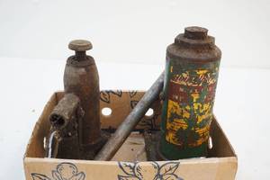 Jacks and handle