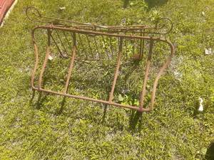 lot 113 image: Steel Mountable Rack 33.5 X 15, a...