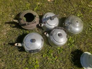 lot 120 image: (5) Vintage Kettles One Missing Li...