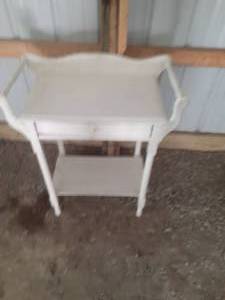 lot 136 image: Vintage Serving Stand with Drawer 2...