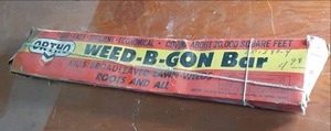 lot 203 image: Ortho Weed-B-Gon...