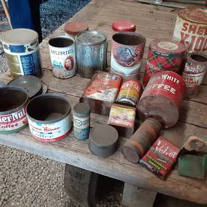 lot 204 image: Large Lot of Vintage Tin Cans See ...