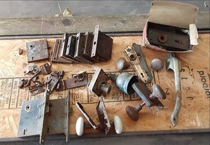 lot 233 image: Vintage Latches, and Hardware for D...