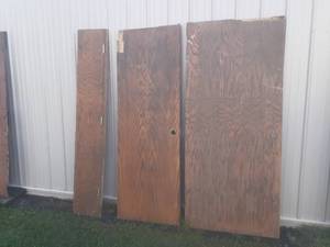 lot 265 image: (3) Solid Wood Doors 36 X 82, 27....