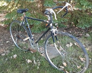 lot 2 image: Vintage Bicycle Unknown Manufactur...