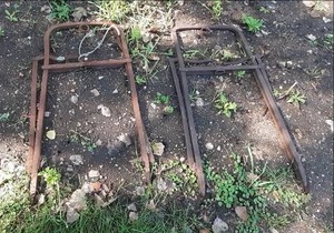 lot 7 image: Vintage Hay Forks...