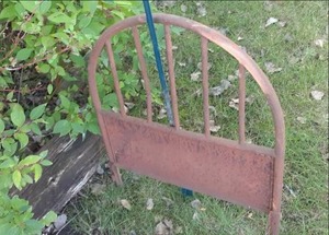 lot 12 image: Antique Metal Childs Headboard 26....