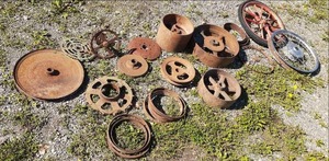 lot 25 image: Lot of Vintage Rims See Photos...