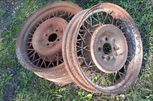 lot 28 image: Lot of (4) Vintage Automotive Rims ...