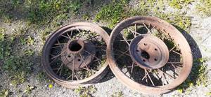 lot 29 image: Lot of Vintage Automobile Rims 22.2...