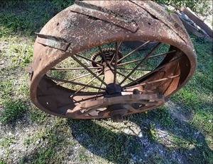 lot 37 image: Vintage Steel Wheel 36.25...