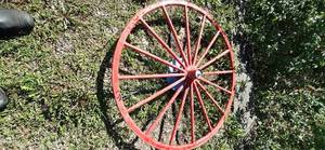 lot 40 image: Vintage Painted Wagon Wheel 44.5...