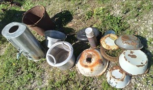 lot 56 image: Large Lot of Vintage Items (Enamelw...